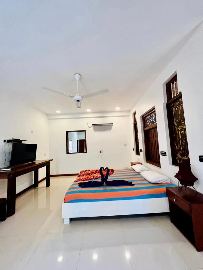 Gomez Place Negombo Luaran gambar