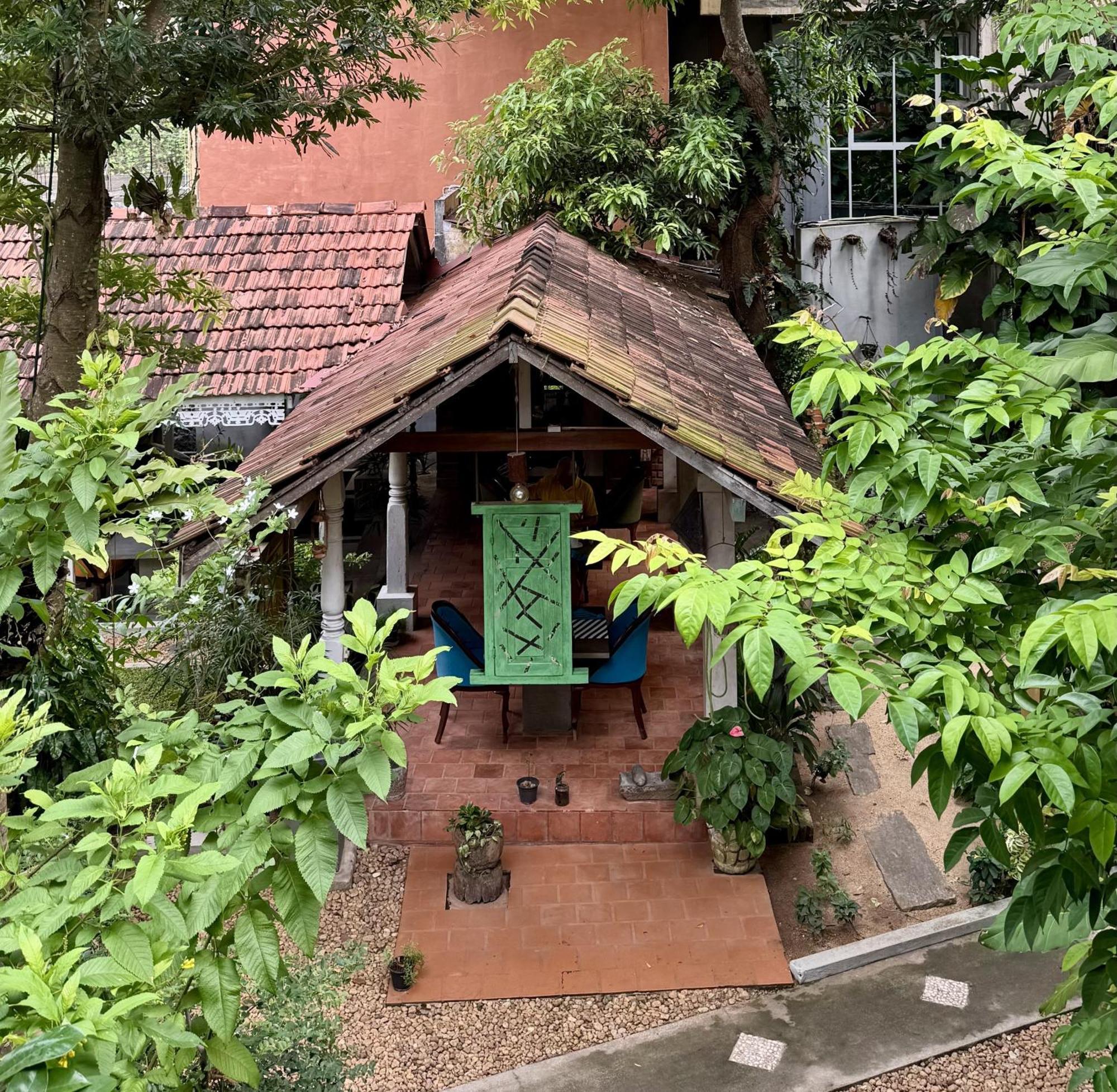 Gomez Place Negombo Luaran gambar